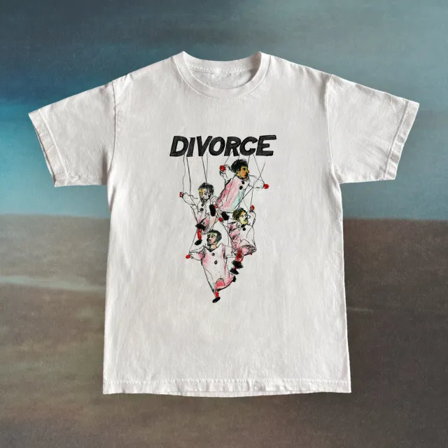 The Divorce Marionettes t-shirt bianca 100% cotone