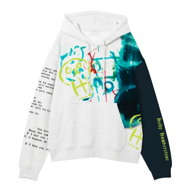 Holly Humberstone Friendly Fire felpa oversize graffiti